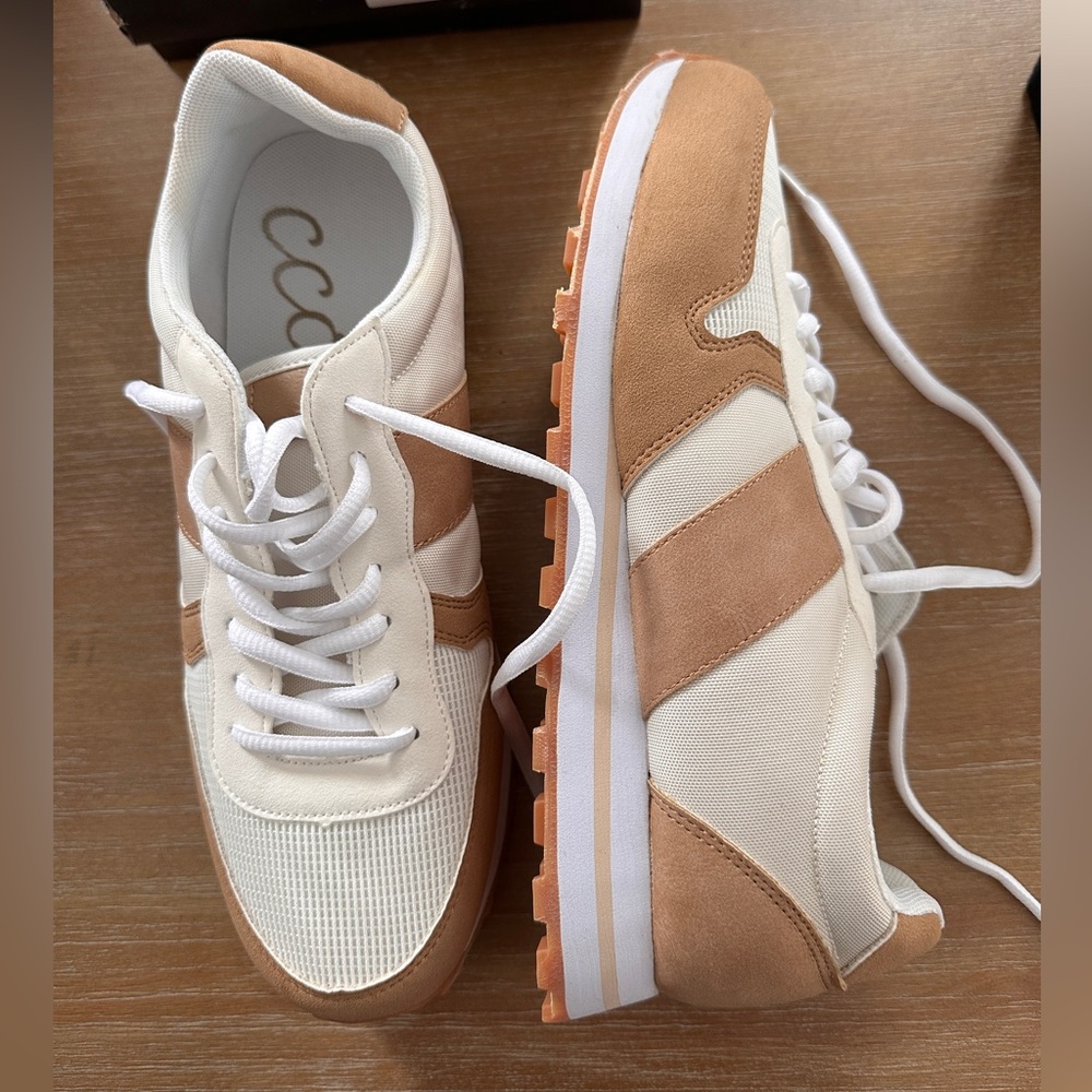 CCOCCI Cream and Tan Women's Sneakers size 10
